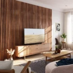 midcentury-modern-living-room-with-wood-slat-tv-accent-wall-sunny (1)